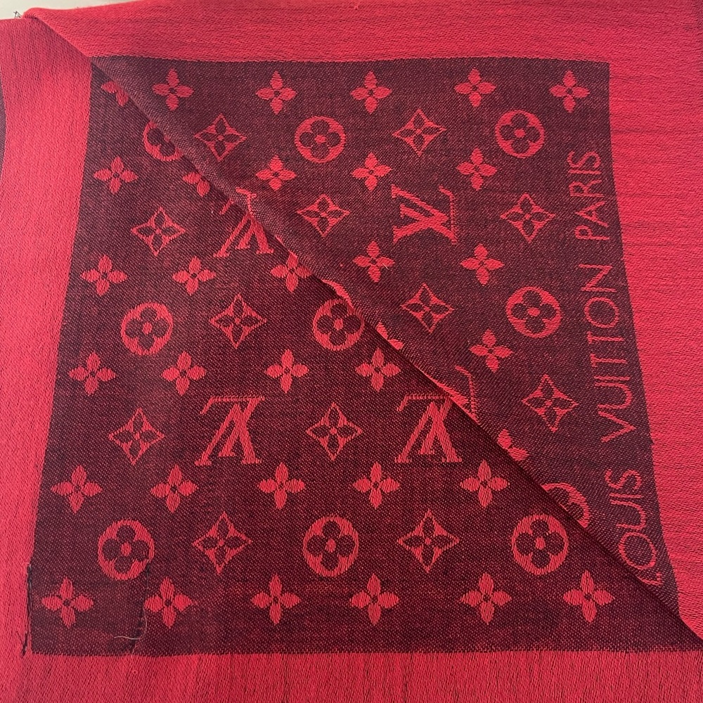Louis Vuitton Red and Black Monogram shawl,  💯 authentic - Picture 5 of 14